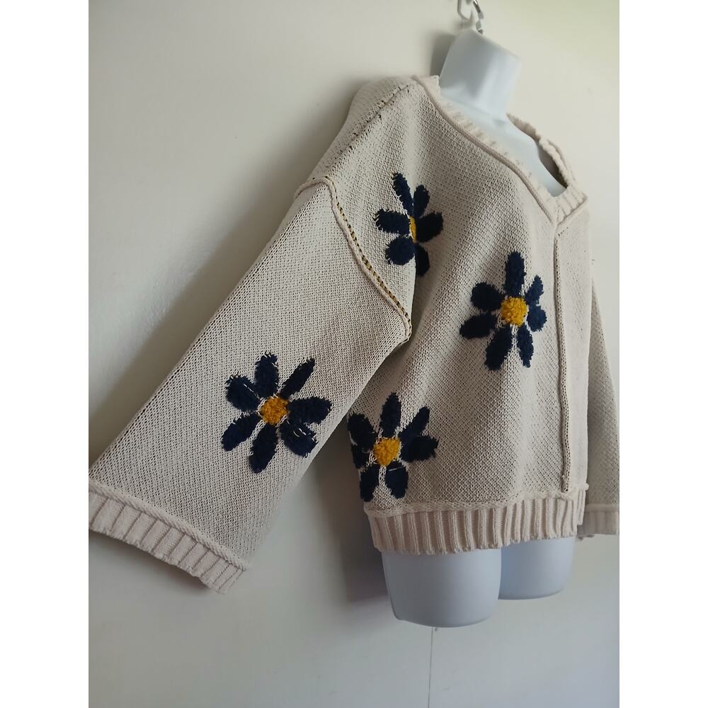 POL Daisy Knit Sweater V-Neck Oversized Boho Floral Pullover Ivory Cream NWT - Picture 4 of 7
